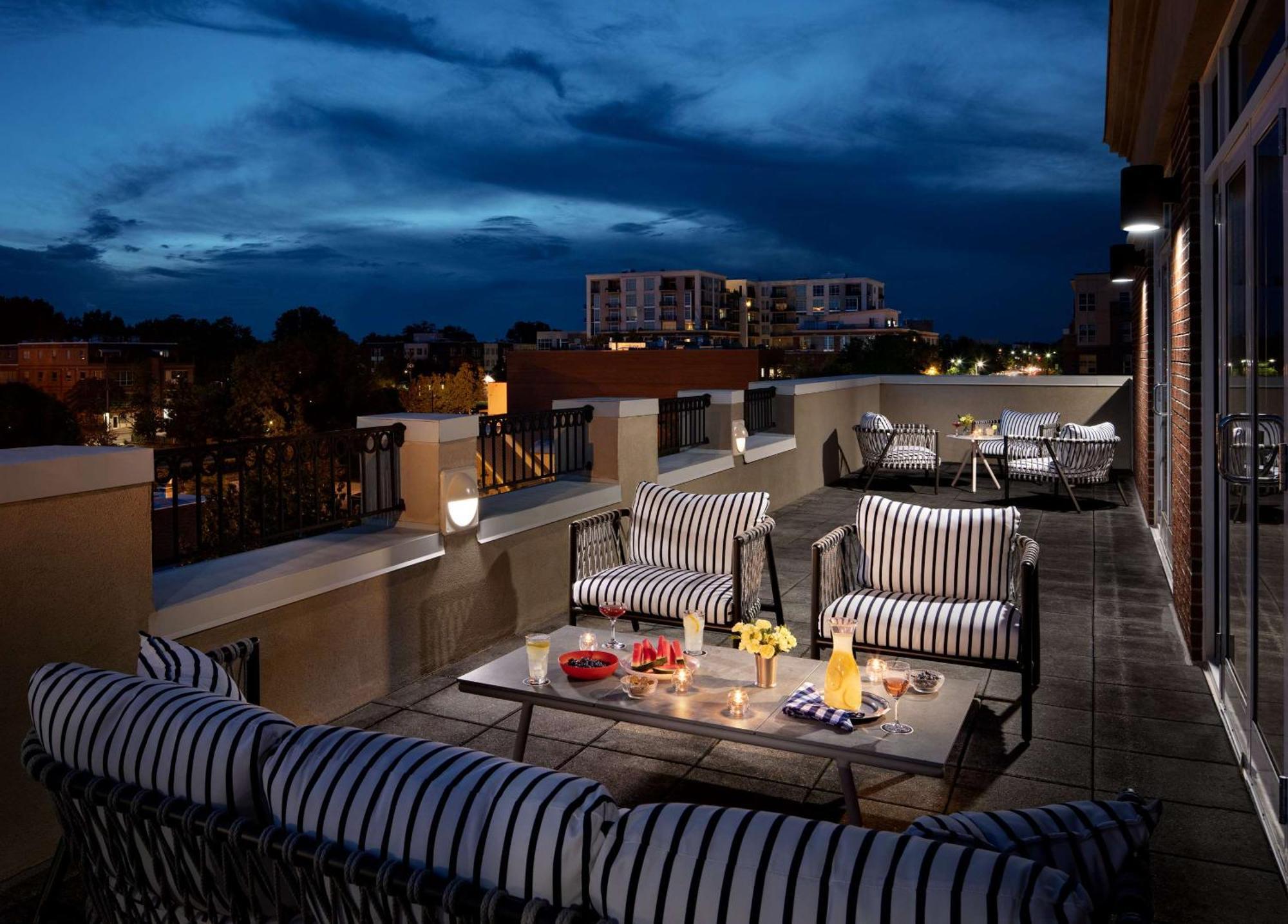 Graduate By Hilton Chapel Hill Hotell Exteriör bild